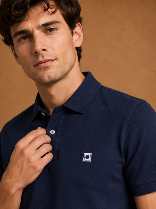 King Essentials The Rene Poloshirt Navy Model / Voorkant