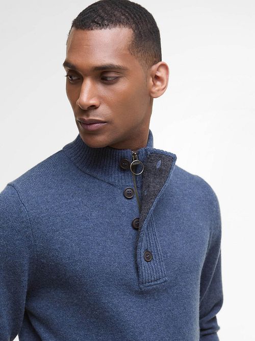 Barbour Mocker Pullover Wolle Indigo Model / Voorkant