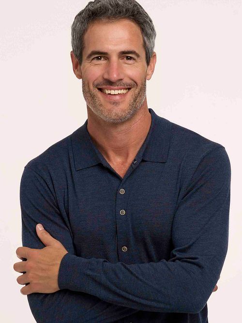 R2 Amsterdam Knitted Pull Chemise Merino Marine Model / Voorkant