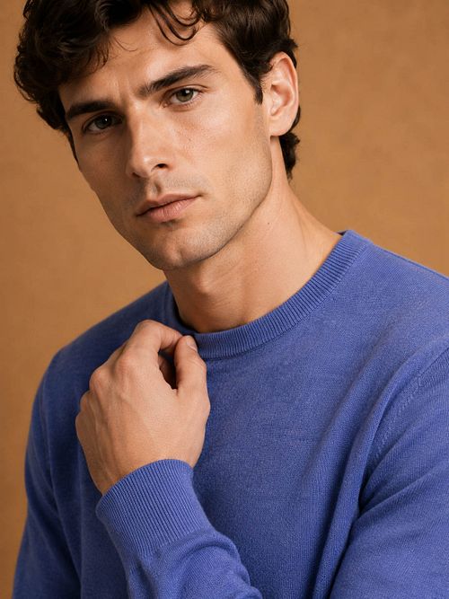 King Essentials The John Pull Merino Bleu Moyen Model / Detail