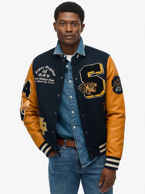 Superdry Veste Bomber Varsity Marine Model / Voorkant