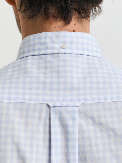 Camicia GANT Gingham Poplin College regular fit a quadri azzurra Model / Detail