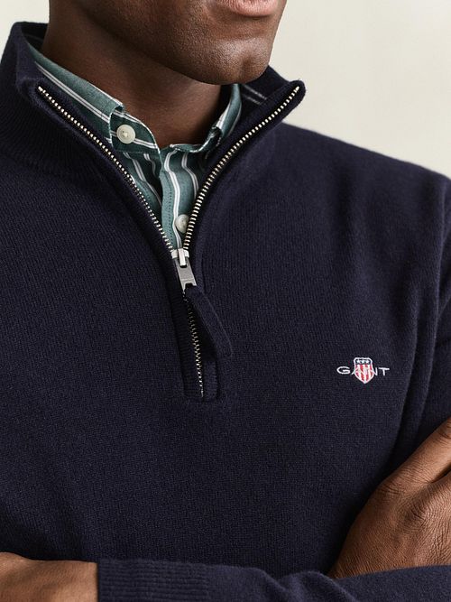 Maglione GANT Halfzip Cable in lana d’agnello blu navy Model / Voorkant