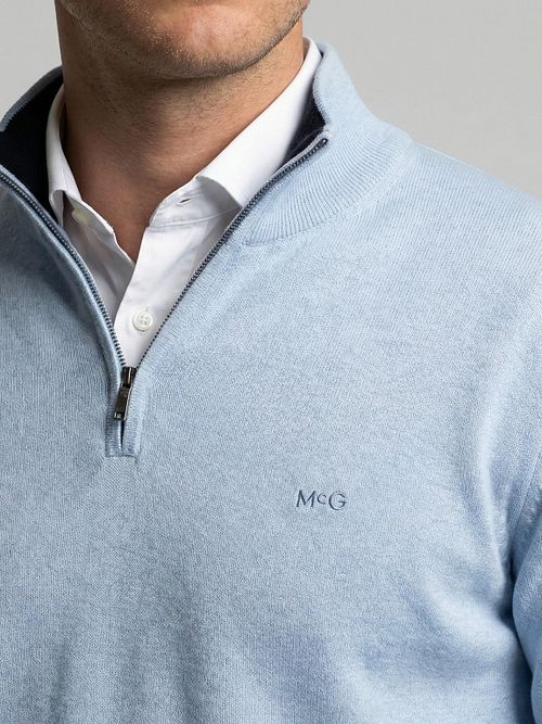 McGregor Maglione Half Zip Powder Blue Model / Detail