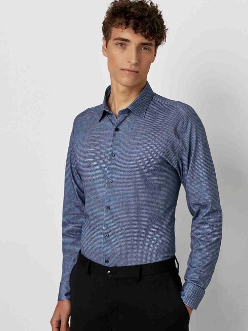 Desoto Shirt Print Dark Blue Model / Voorkant