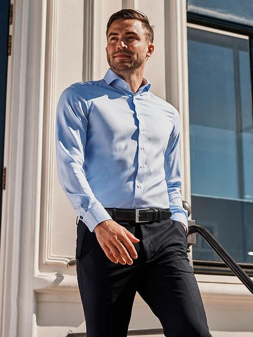 Suitable Non Iron Shirt Blue Model / Sfeerbeeld