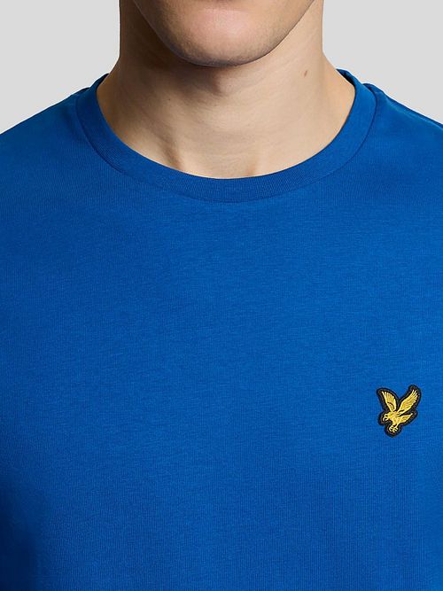 Lyle and Scott T Shirt Lucid Blue Model / Detail