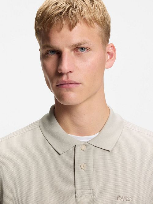 Koszulka polo BOSS Petempestolong z długim rękawem w kolorze ecru Model / Detail