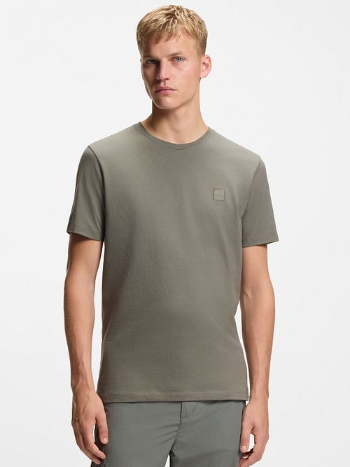 BOSS T-shirt Tales Grøn Model / Voorkant