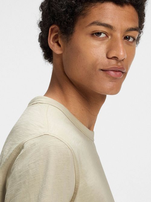 BOSS T-shirt Tegood Grå Model / Detail