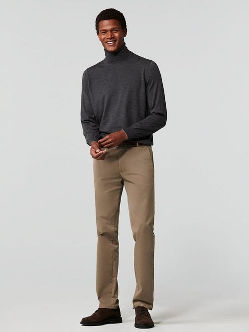 Meyer Broek Roma Chino Lichtbruin Model / Voorkant