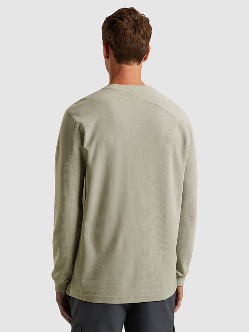Cast Iron Longsleeve T-Shirt Waffle Hellgrün Model / Achterkant