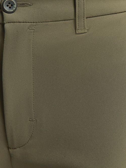 Chino No Excess 4-Way Stretch Sedoc Verde Model / Detail