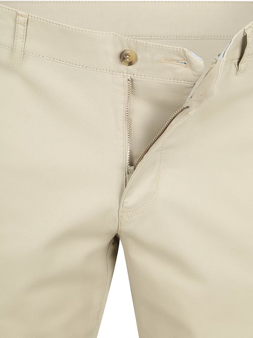 Chinosy Steppin' Out Newbury Light Twill w kolorze beżowym Product / Detail