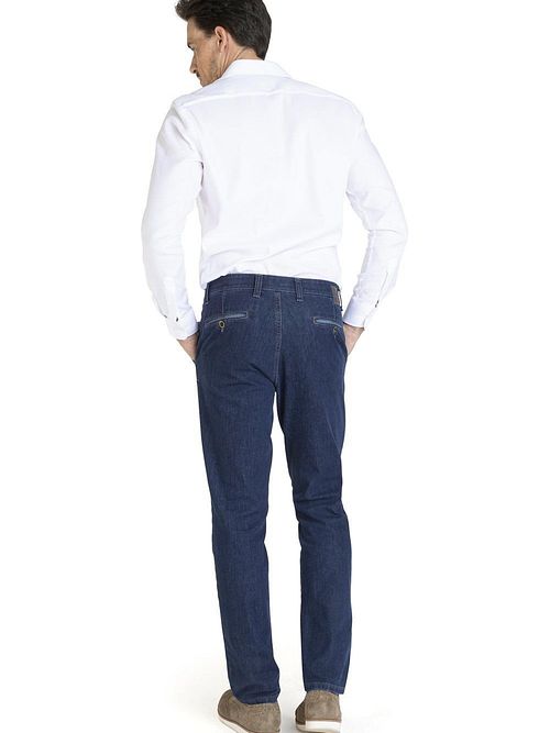 Club Of Comfort Chino Garvey Bleu Mid Denim Model / Achterkant
