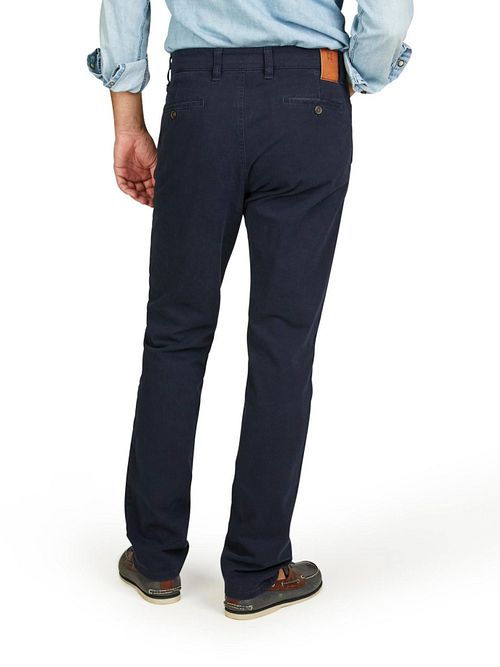 Chino Club Of Comfort Garvey w kolorze Navy Model / Achterkant