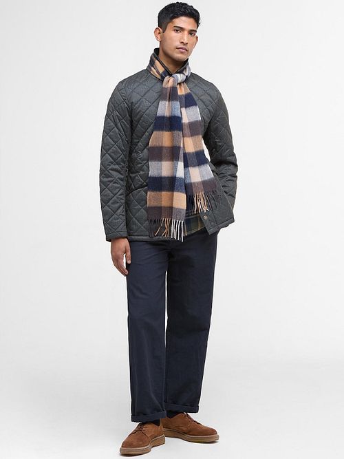 Barbour Scarfs Tattersall Navy Beige Model / Voorkant
