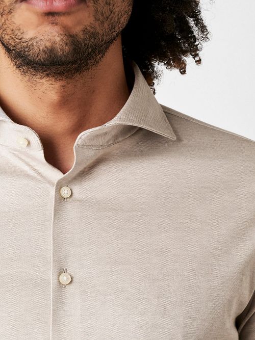 Desoto Essential Camicia Hai Piqué Beige Model / Detail