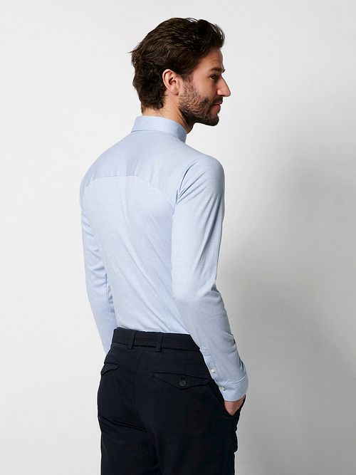 Desoto Hemd Bügelfrei Kent Melange Hellblau Model / Achterkant