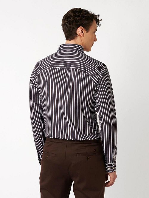 Desoto Hemd Multi Stripe Braun Model / Achterkant
