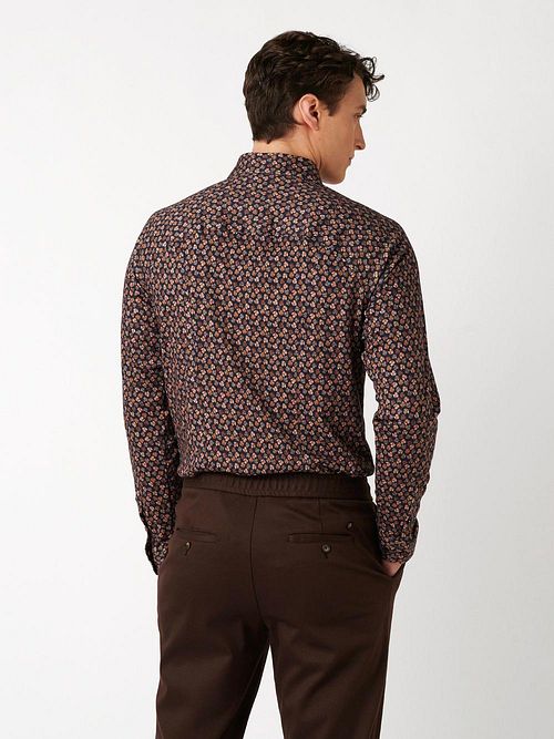Desoto Shirt Print Floral Brown Navy Model / Achterkant