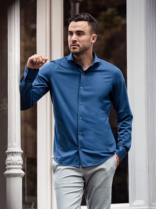 Suitable Sorona Overhemd Denim Blauw Model / Sfeerbeeld