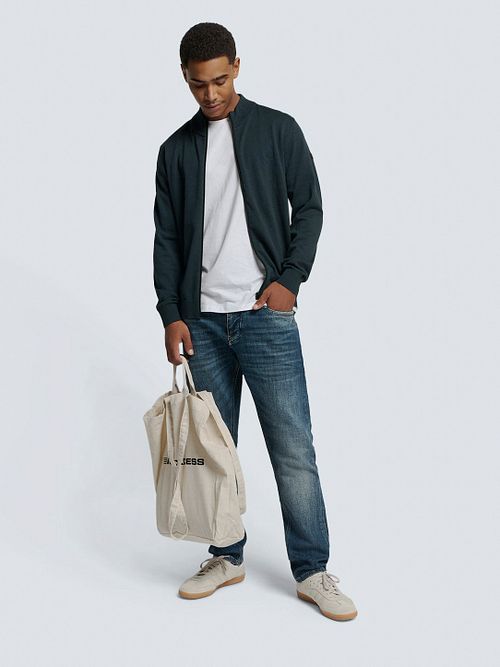 No Excess Vest Navy Model / Voorkant