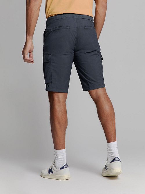 No Excess Short Stretch Cargo navy Model / Achterkant