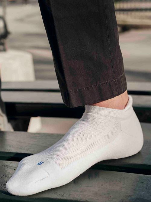 Falke Cool Kick białe skarpety do kostki Model / Sfeerbeeld