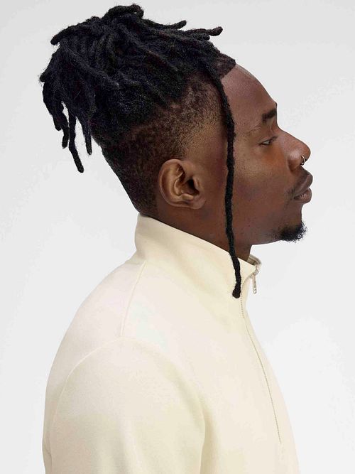 Fred Perry Half Zip Pullover Ecru Model / Zijkant