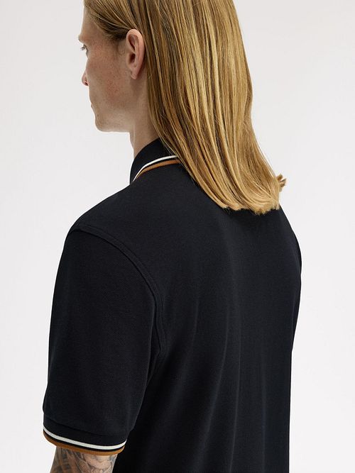 Fred Perry Polo Twin Tipped M3600 Svart P69 Model / Achterkant