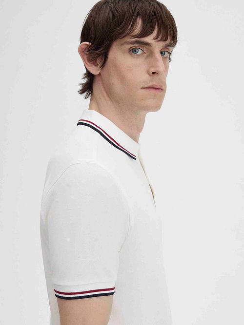 Fred Perry Piké M3600 Off White T60 Model / Zijkant