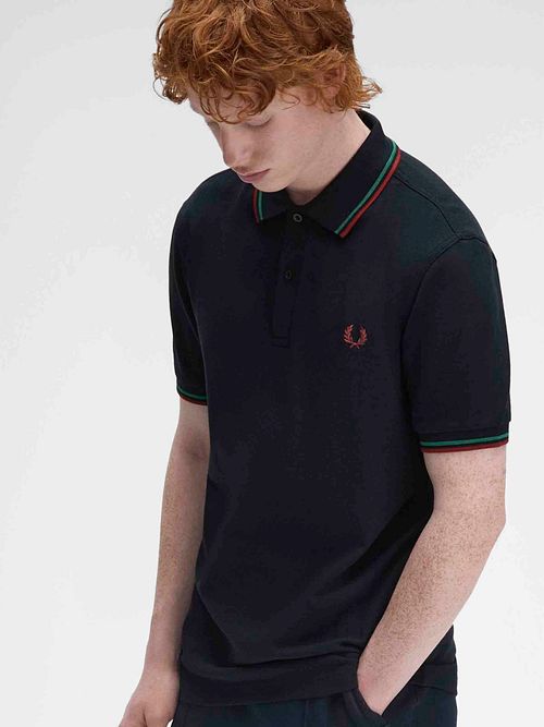 Fred Perry Polo Twin Tipped M3600 Navy Z58 Model / Voorkant