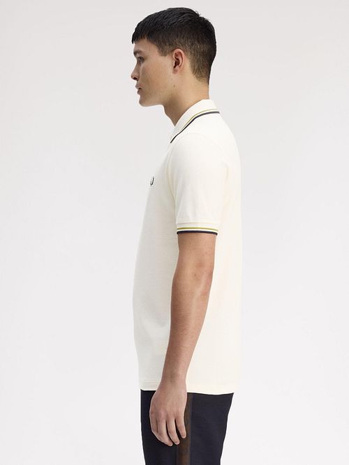 Fred Perry Polo Twin Tipped M3600 Ecru 46A Model / Zijkant
