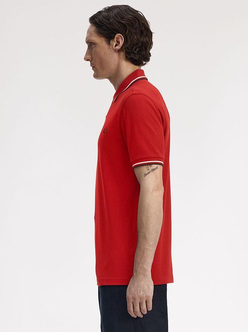 Fred Perry Polo Twin Tipped M3600 Rouge 74A Model / Zijkant