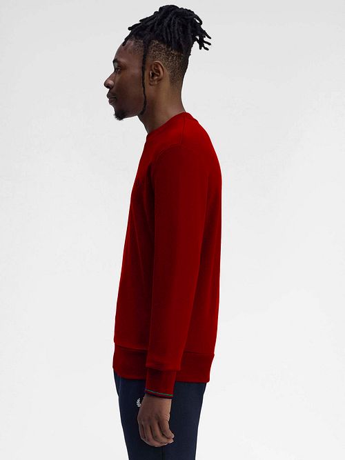 Fred Perry Sweater Logo Red Model / Zijkant