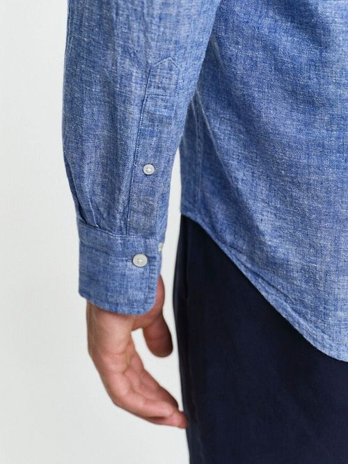 Gant Hemd Leinen Blau Model / Detail