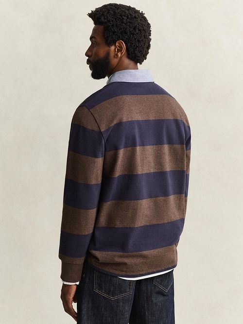 Koszulka polo GANT Rugger Shield Chambray w paski granatowo-brązowa Model / Voorkant