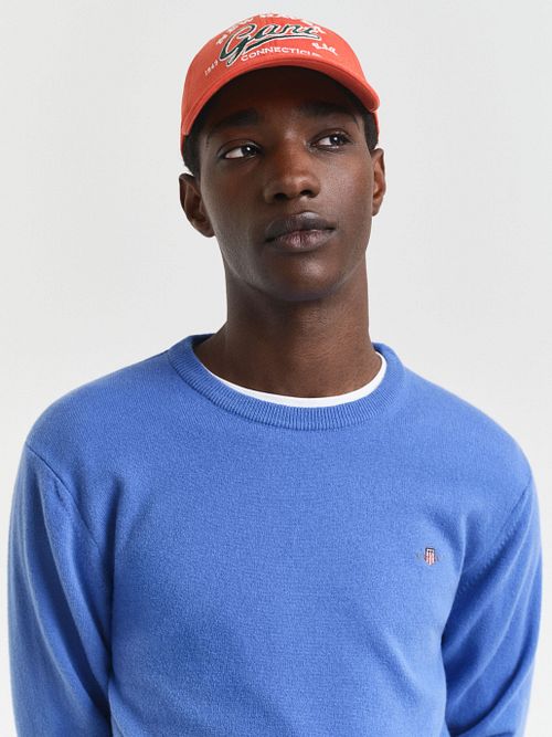Sweter GANT z wełny jagnięcej w kolorze średniego błękitu Model / Detail