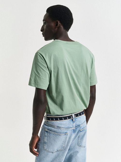 Gant T-shirt Shield Logo Green Model / Achterkant