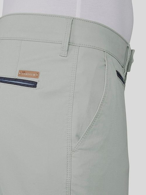 Gardeur Chino Lichtgrijs Benny 3 Model / Detail