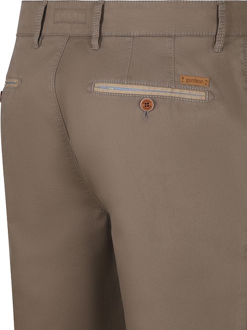Chinosy Gardeur Benny 3 w kolorze taupe Product / Detail