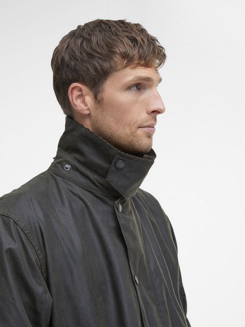 Giacca cerata Barbour Northumbria verde Model / Detail