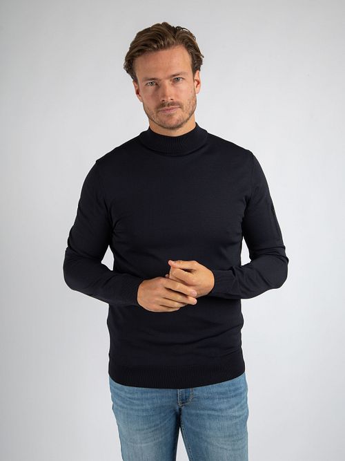 Golf Suitable Cooldry Knit w kolorze granatowym Model / Voorkant z Stefan