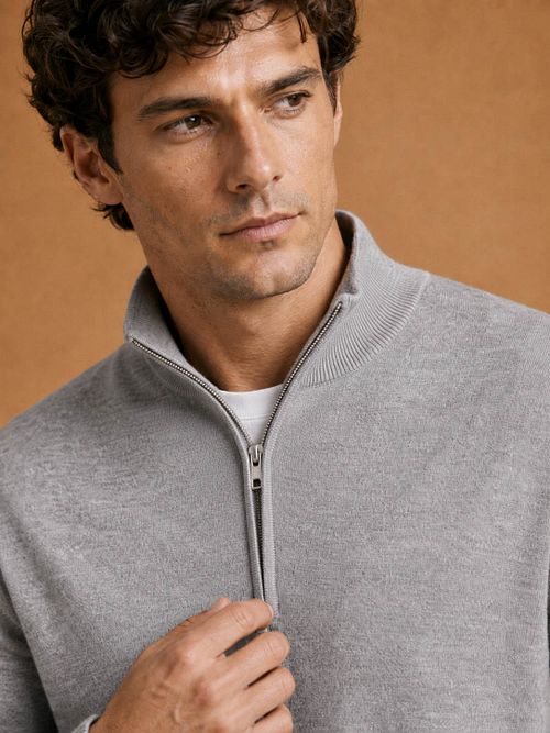 King Essentials The Michael Half Zip Pull Merino Grau Model / Achterkant
