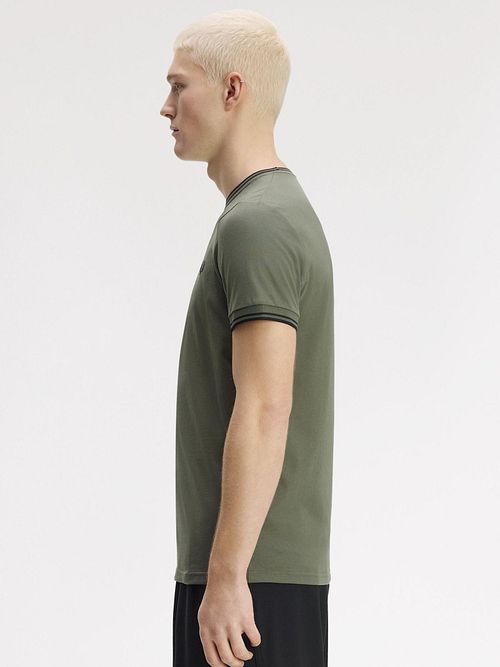 Fred Perry Twin Tipped T-shirt Green Z50 Model / Zijkant