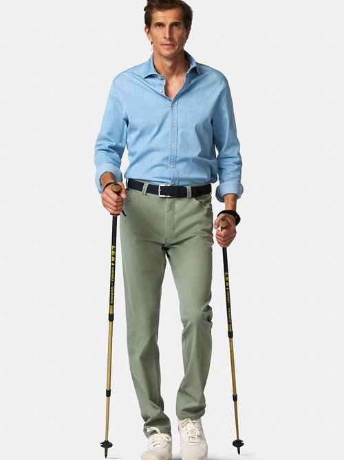 Meyer Dublin Trousers Light Green Model / Voorkant