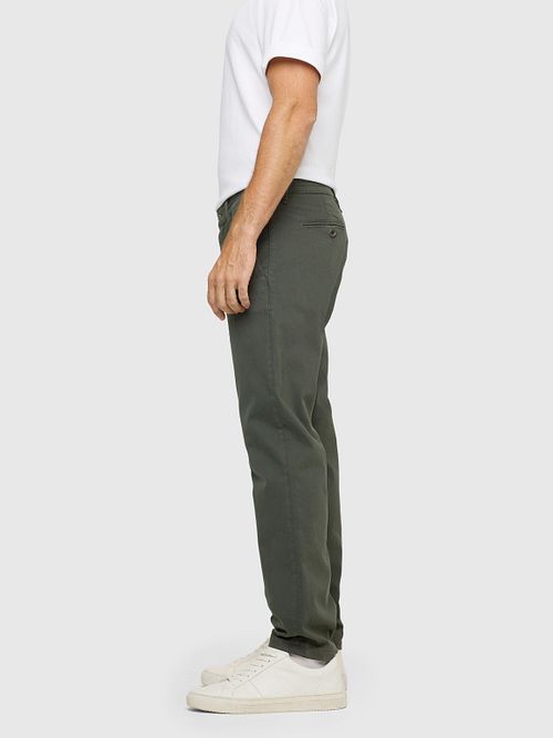 Mac Driver Pants Chino Dark Green Model / Zijkant
