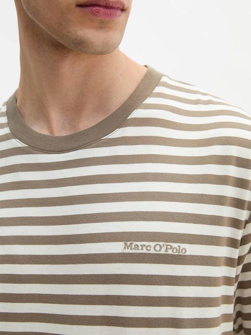 Marc O'Polo T-shirt Stripes Kaki Model / Detail