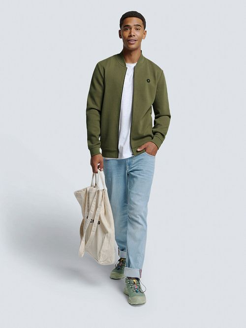 No Excess Vest Olivengrøn Model / Voorkant